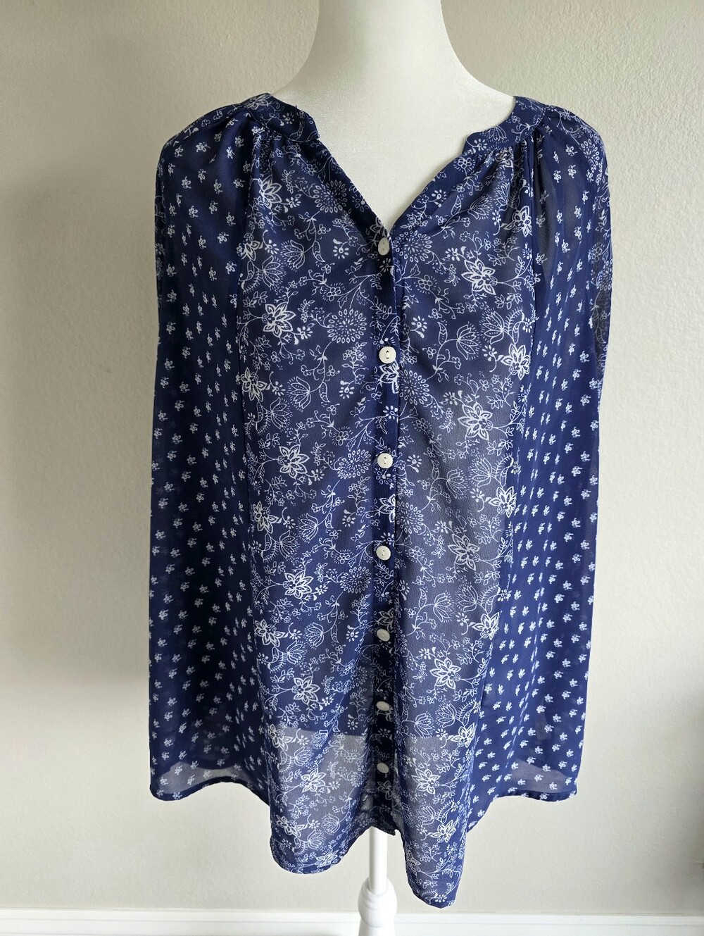 Coldwater Creek Blouse Top Plus Size 1X Relaxed Fit Semi Sheer Navy White Floral